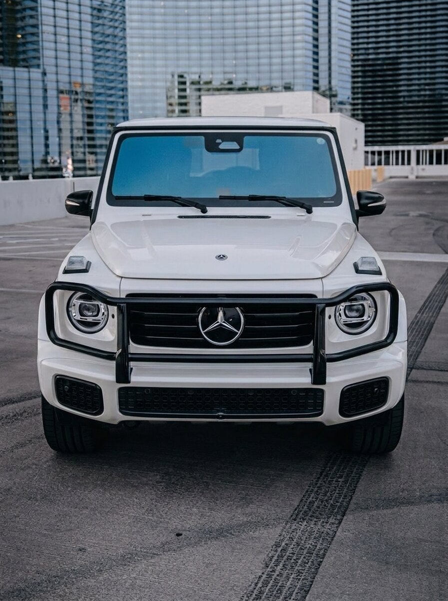 Mercedes G550 in OEM white